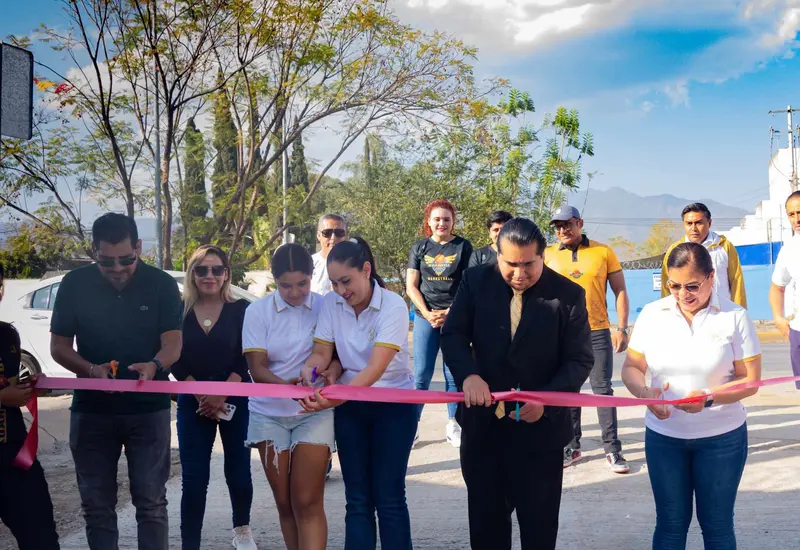 Con el corte de listón se realizó la apertura del Complejo Deportivo San Sebas.