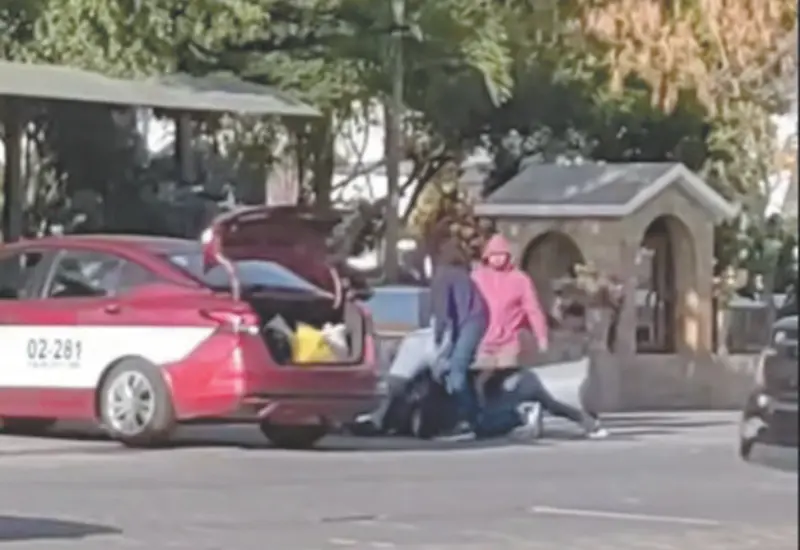 El hombre de 28 años, fue interceptado en el centro de Ocotlán de Morelos, frente a un policía municipal.