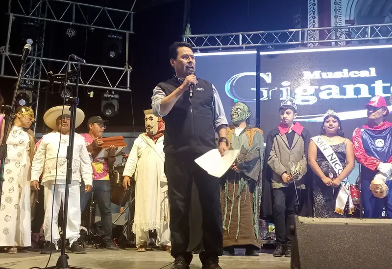 El munícipe Jorge Octavio Hernández Martínez entregó reconocimiento a los siete  barrios y clausuró el carnaval 2025.