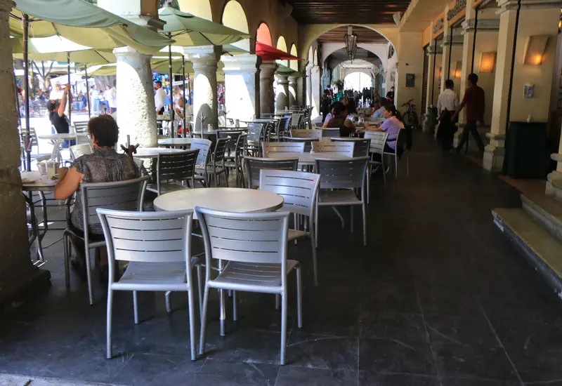 El sector restaurantero inició con el pago de contribuciones municipales.