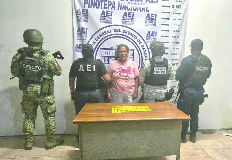 Alba M.C,, ex edil de Mártires de Tacubaya, Jamiltepec, fue detenida por la policía y llevaba droga.