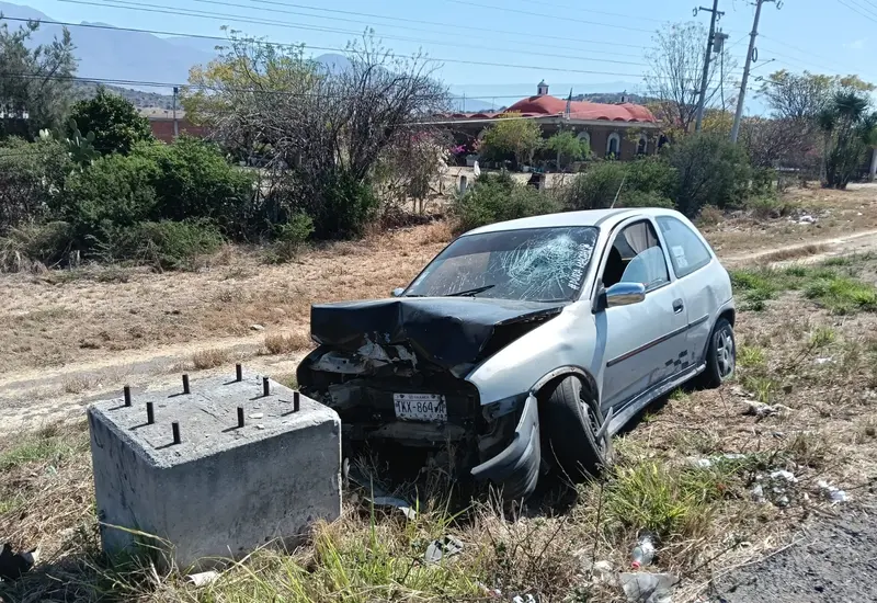 Antonio de Jesús perdió la vida al chocar su automóvil en la carretera al Istmo de Tehuantepec, en Tlacolula de Matamoros.