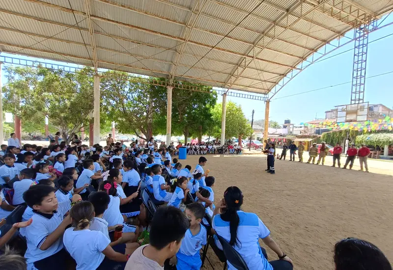 La actividad reunió a niños de preescolar, primaria y secundaria.