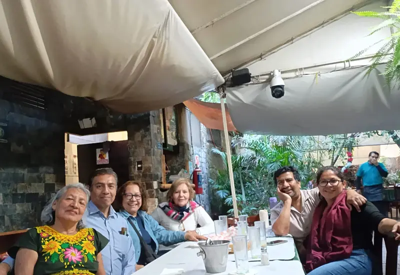   Esa tarde conocí a María de los Ángeles, con quien departí de forma muy grata. 