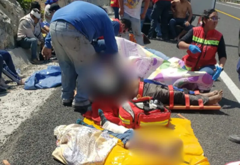 volcadura-mitla-tehuantepec-lista-fallecido