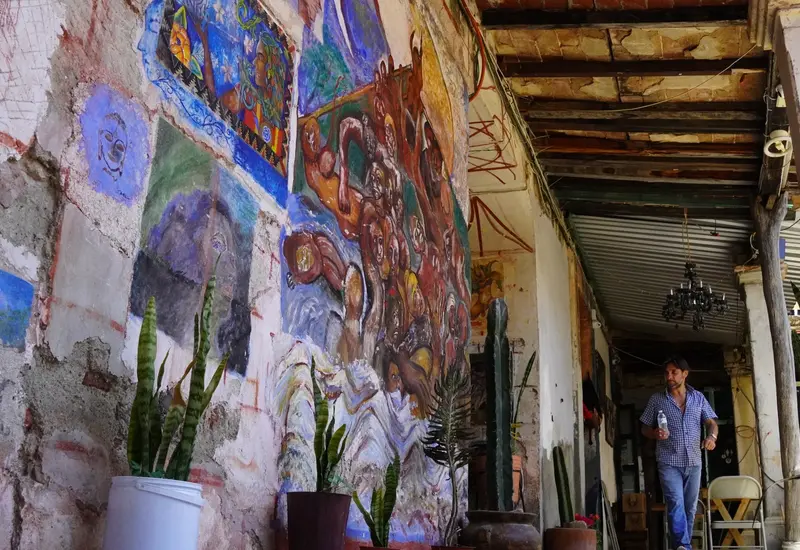 Gentrificación-Oaxaca-hotel-amenaza-escuela-muralistas-1.jpeg 