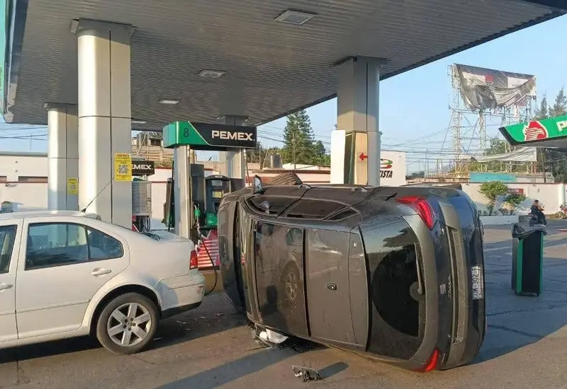 volcadura_oaxaca_carro