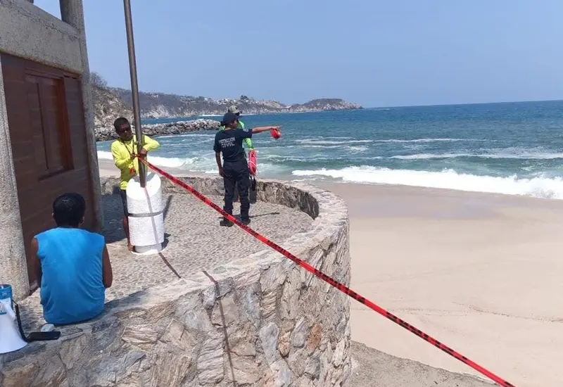 huatulco-bandera-roja