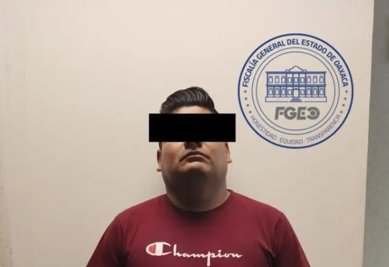 La Fiscalía General del Estado de Oaxaca (FGEO) cumplimentó una orden de aprehensión que permitió la detención de una persona del sexo masculino identificada como A.A.B.