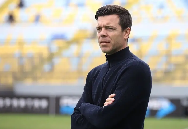 Esteban Solari es el NUEVO DT del Pachuca, y el destino le tiene preparada una VENGANZA inmediata. Llega a tomar las riendas de los Tuzos. Su primer partido será contra Pumas, el club con el que jugó en México. Buscará lo que su hermano Santiago, su padre y su tío no consiguieron.