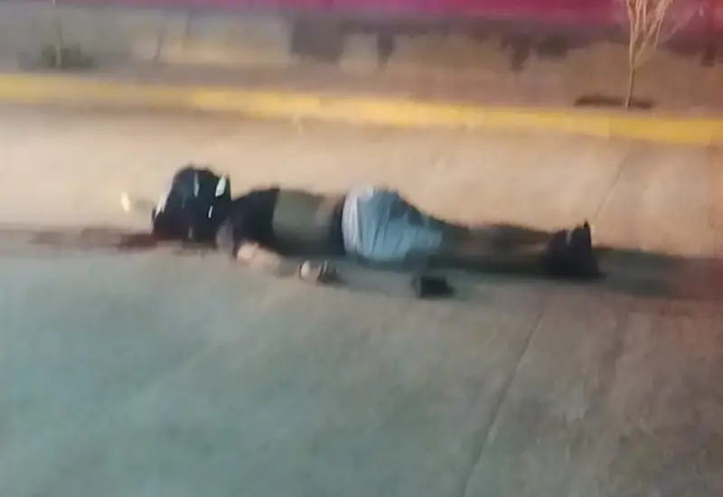 Escena del fatal accidente en la agencia Vicente Guerrero, Zaachila, donde Alex Yair perdió la vida al impactarse contra una cadena.