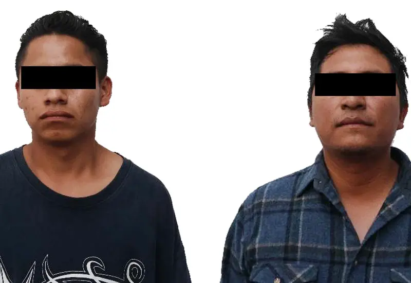 Ángel N. y Giovani N. son presentados tras ser detenidos por el presunto robo de un teléfono celular y dinero a una mujer.