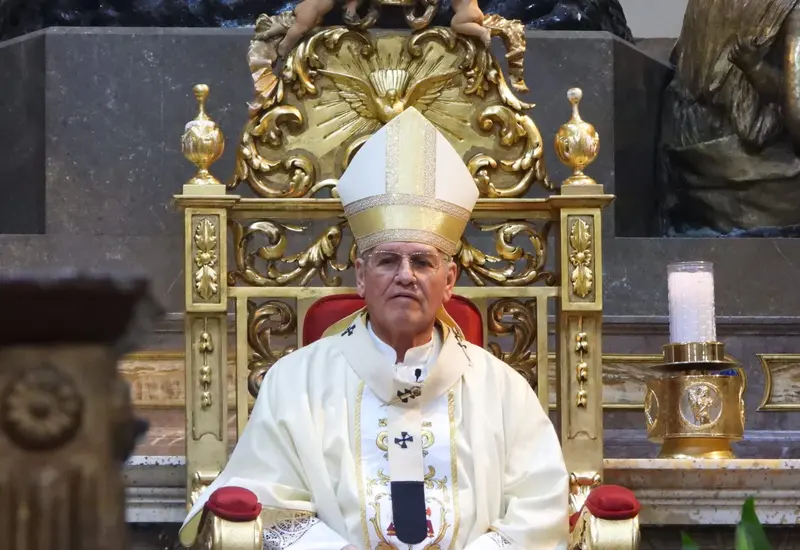 El prelado exhortó a los fieles a enseñar el respeto a Dios y al prójimo.