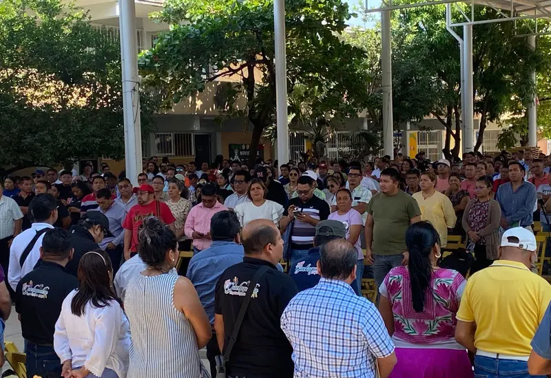 Miembros del magisterio reunidos durante la asamblea del MDTEO, donde se consolidaron resolutivos para refrendar el compromiso con su movimiento.