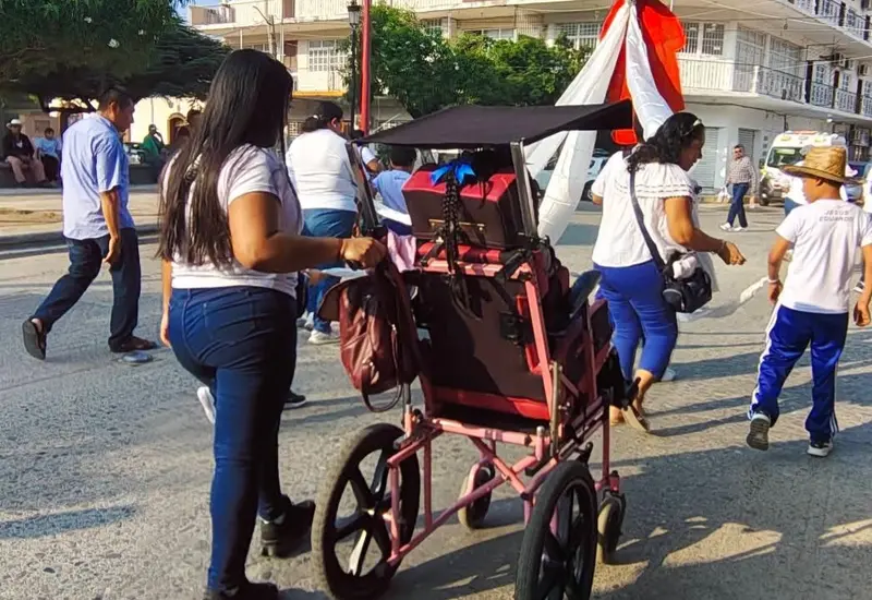 Integrantes del CAM 35, USAER 11 y USAER 66 participan en el evento conmemorativo por el Día Internacional de las Personas con Discapacidad.