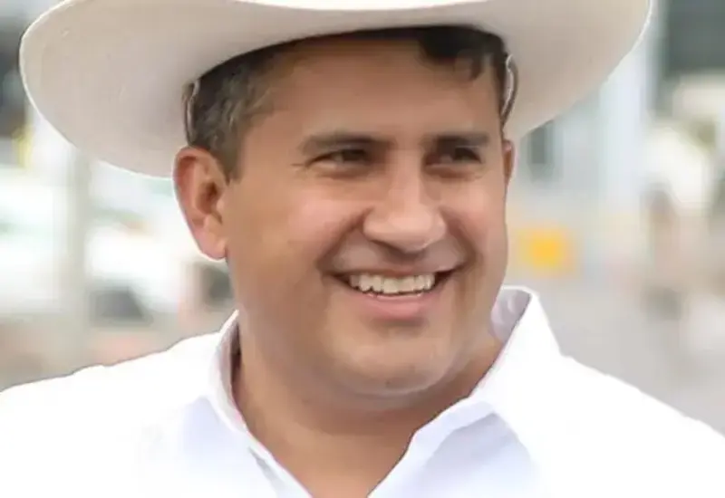 Fotografía de Carlos Manzo, el presidente municipal de Uruapan, Michoacán, quien fue asesinado el domingo en un ataque armado.