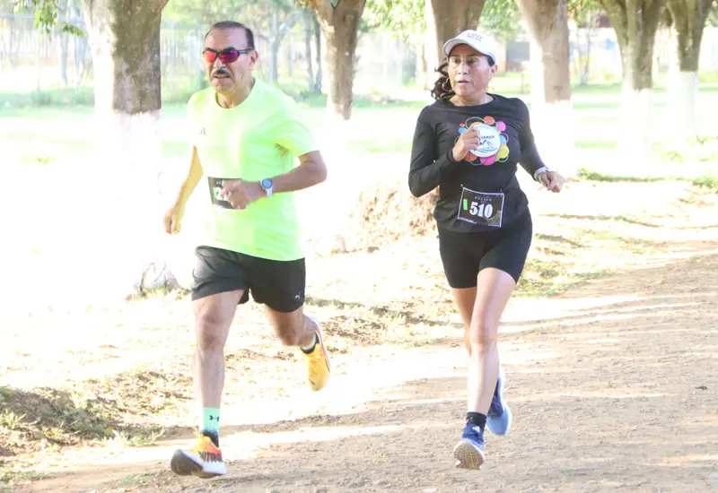 Anuncio de la carrera atlética a realizarse en La Tejabana, Valdeflores, como parte de los festejos a la Virgen de La Soledad.