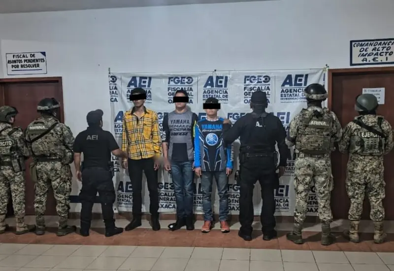 Los dos sujetos detenidos durante un operativo, quienes fueron vinculados a proceso por el delito de secuestro exprés de un pipero en el Istmo.