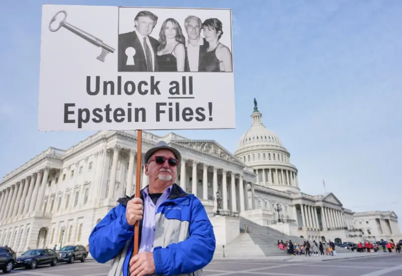 Fotografía de Donald Trump, quien retiró su oposición y respaldó la divulgación de los archivos relacionados con el caso Epstein.