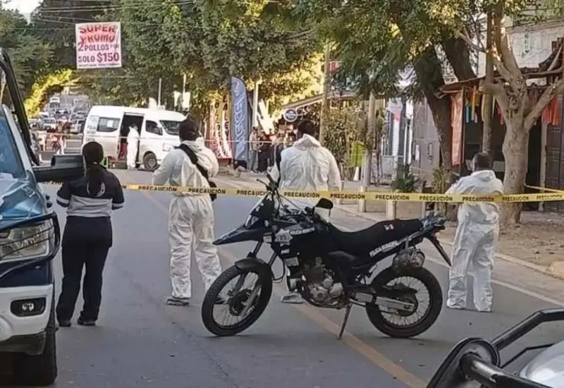 El ex presidiario y presunto vendedor de drogas Jorge M. P., alias El Orejón o El Chore, fue ejecutado a balazos frente a su hija en una farmacia de Santa María Atzompa, a solo dos días de haber salido de prisión.