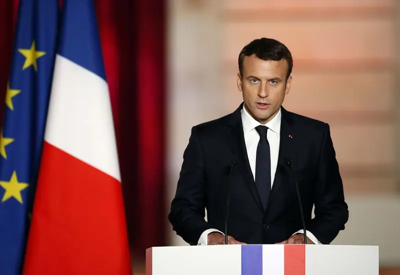 El presidente francés, Emmanuel Macron, durante la reunión de emergencia que convocó con su gobierno para amplificar la ofensiva contra el narcotráfico.