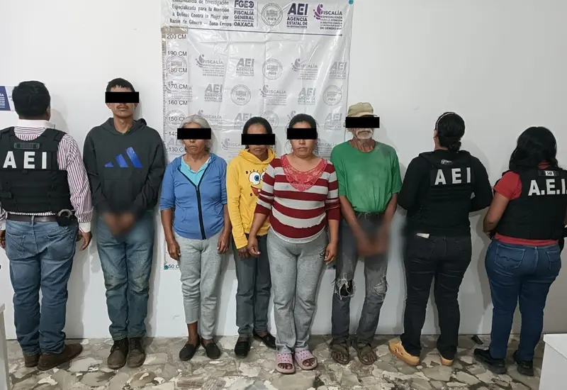 Los cinco integrantes de una familia en Ocotlán de Morelos, detenidos como presuntos responsables de agredir a una adolescente de 13 años.