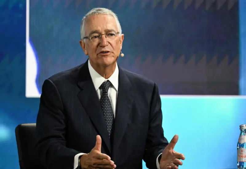 Imagen sobre la deuda fiscal de Grupo Elektra y TV Azteca, empresas que deberán pagar más de 48 mil millones de pesos.