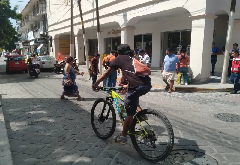 Habitantes de Tehuantepec solicitan más patrullajes policiales debido a la alta incidencia de robos y asaltos que afecta la seguridad en la ciudad.