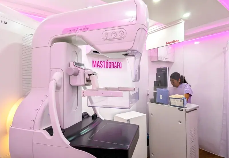 Una jornada de salud en la región del Istmo donde se realizan mastografías gratuitas para mujeres y hombres con factores de riesgo.