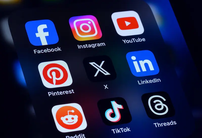 Magistrados del TEPJF piden una regulación inmediata para frenar el uso sin ley de las redes sociales y la tecnología en campañas electorales.