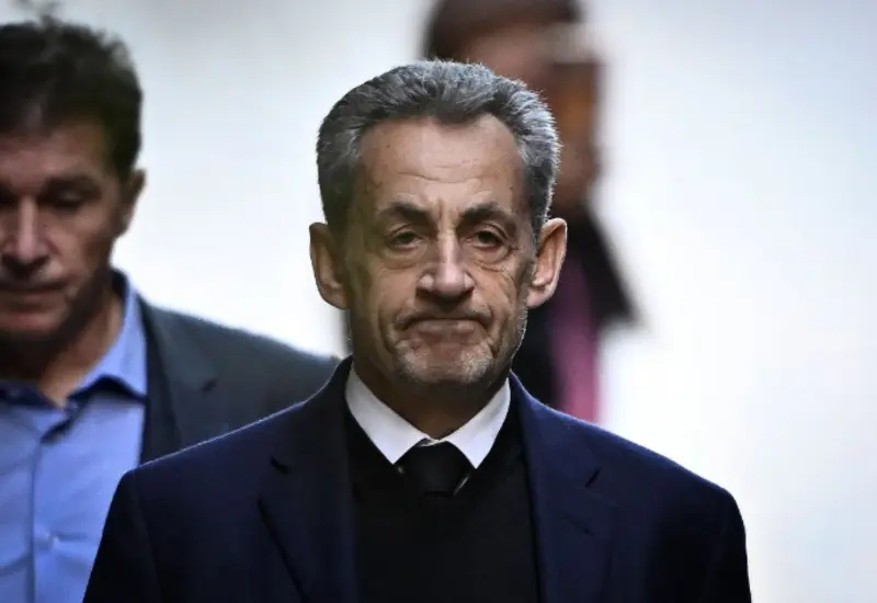 El expresidente francés Nicolas Sarkozy en una fotografía de archivo, tras ser condenado a 12 meses de prisión por una corte francesa.