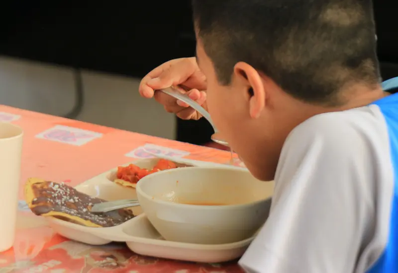 Oaxaca establece un nuevo Día Estatal para promover la alimentación sana y combatir el sobrepeso en la niñez de la entidad.