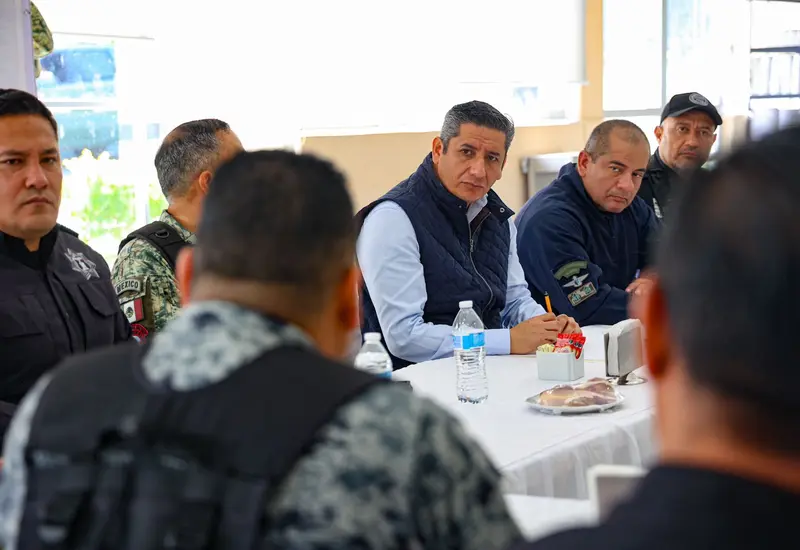 Operativos de la FGEO en Juchitán como parte del Operativo Sable, donde se ha informado la detención de 12 personas tras 30 cateos.