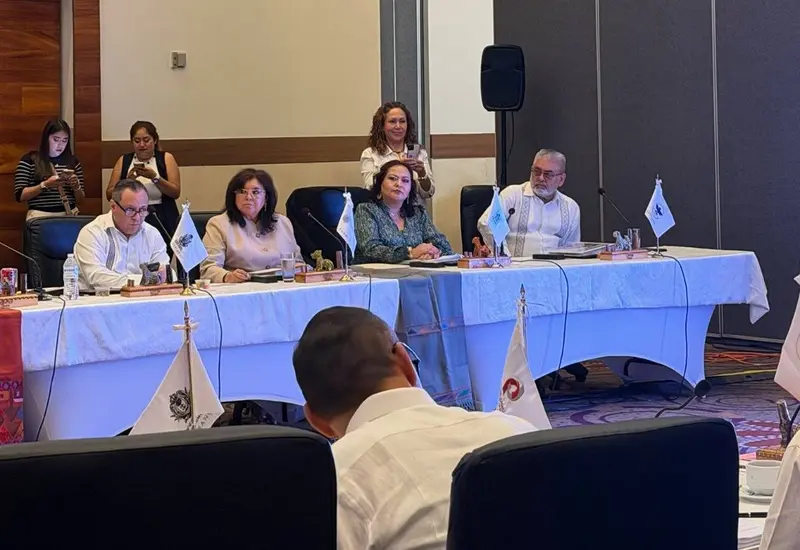 Representantes del Poder Judicial del Estado de Oaxaca (PJEO) durante la asamblea ordinaria de la Conatrib para fortalecer la coordinación judicial en México.