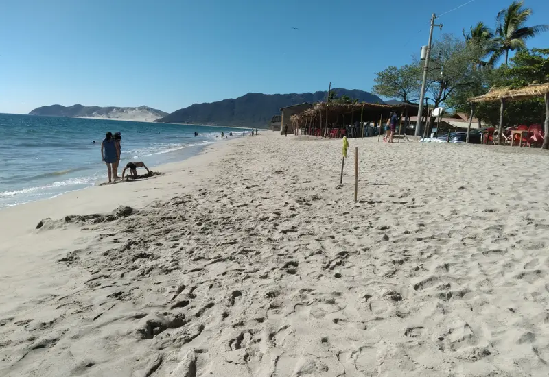 La zona turística de Playa Cangrejo, que fue embestida por el huracán Erick, en espera de un repunte económico para los prestadores de servicios.