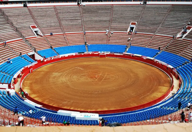 Una vista de la monumental Plaza de Toros México, el recinto taurino más grande del mundo y epicentro del debate sobre la fiesta brava.