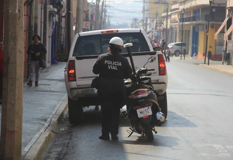 La SSPC abre una investigación por presuntos actos de corrupción que derivó en el cese de policías viales en Pochutla y Tlacolula.