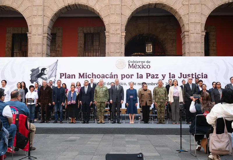 La Jefa del Ejecutivo Federal presenta los 12 ejes del Plan Michoacán durante una conferencia de prensa para anunciar la nueva estrategia.