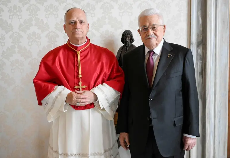 León XIV y Mahmoud Abbas dialogan en una reunión por la paz en Gaza, casi un mes después de un alto al fuego.
