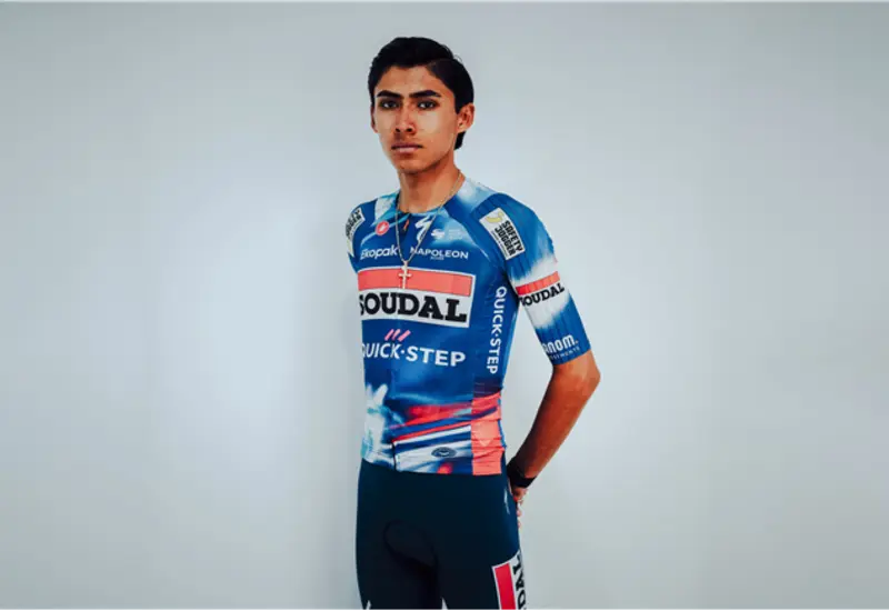 El ciclista Said Cisneros, quien correrá con el equipo filial Soudal Quick-Step Devo Team para la importante temporada del año 2026.