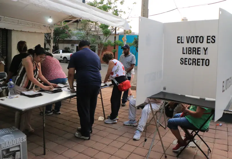 La Suprema Corte de Justicia de la Nación (SCJN), la cual ratificó la validez de la reforma a la Ley de Revocación de Mandato en Oaxaca.