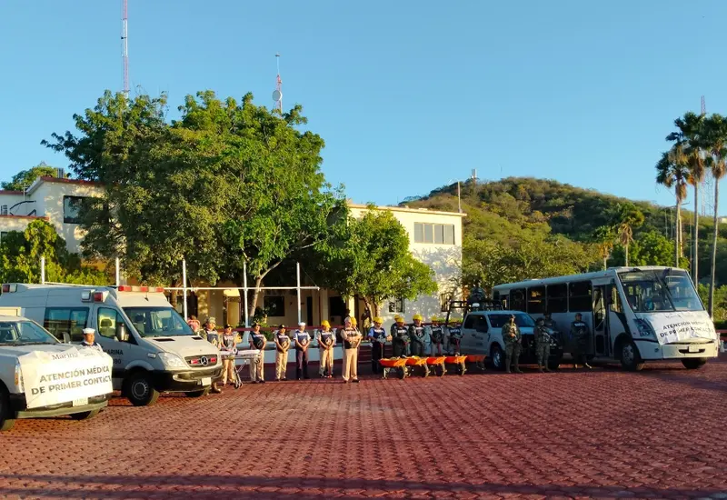 Personal de la Secretaría de Marina (Semar) brinda servicios comunitarios durante la octava fase del Programa de Atención Médica de Primer Contacto.
