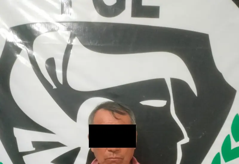 Un hombre es detenido por la Agencia Estatal de Investigaciones en el Istmo, acusado de cometer el delito de violación contra su hija.