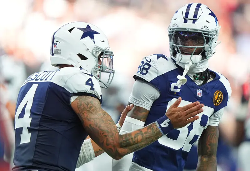 Los Vaqueros de Dallas en una jugada que demuestra su gran poder ofensivo, ilusionando a sus seguidores con su desempeño en el campo.