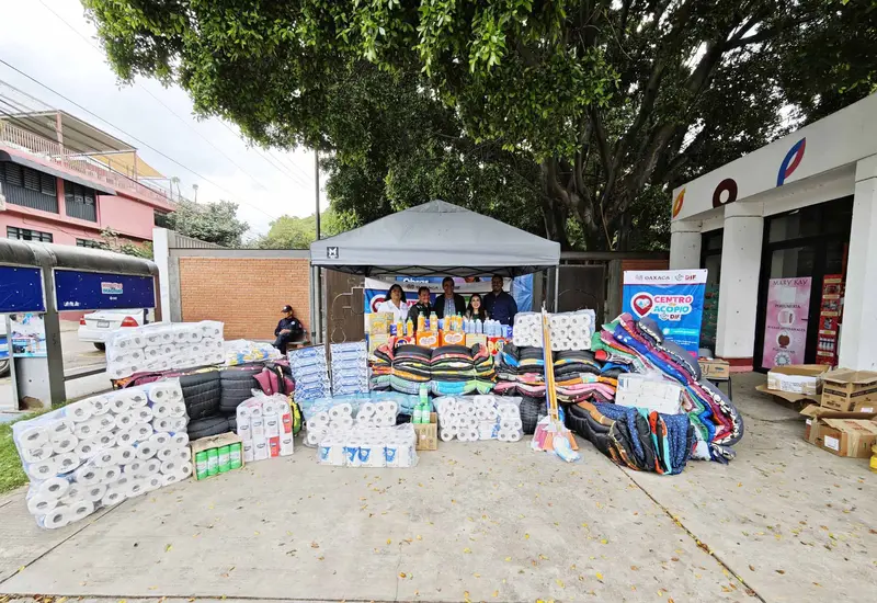 La directora del DIF exhortó a continuar donando en los centros de acopio. Foto: Cortesía