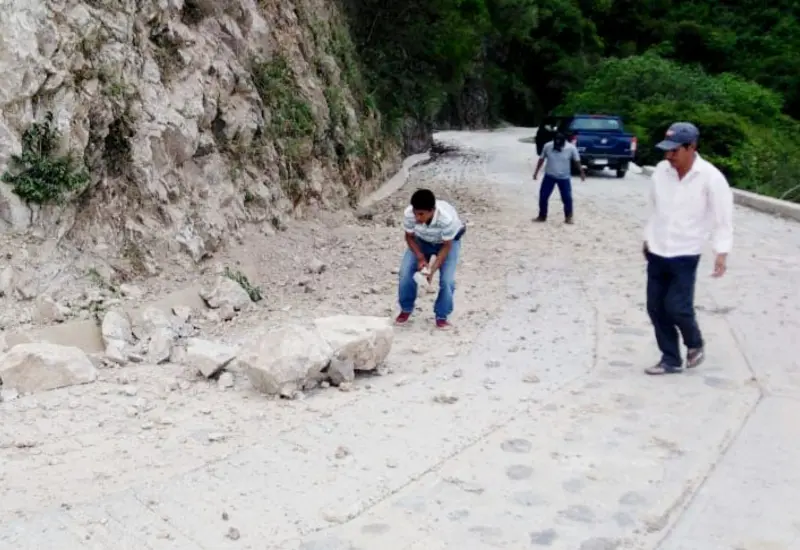 Las lluvias de esta semana, han dejado nuevos derrumbes en San Miguel Tenango.