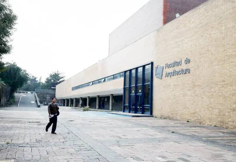 La mañana de ayer, el rector Leonardo Lomelí sostuvo una reunión con la Comisión Especial de Seguridad del Consejo Universitario. ## Foto: La Jornada