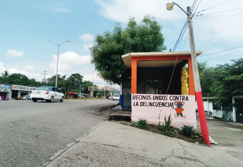 Ha incrementado el uso de mantas y pintas para alertar a los delincuentes.