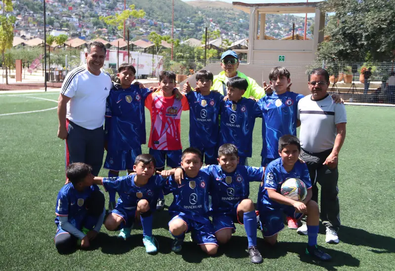 El equipo varonil de la Primaria Benito Juárez logró boleto al regional.