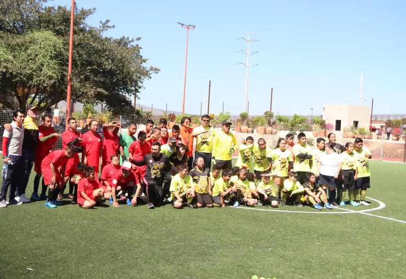 Convivencia futbol entre los Ocelotes de Oaxaca y los Dioses de Tehuacán.